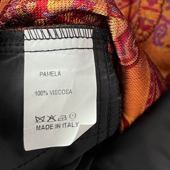 Beautifully Embroidered Pants made in Italy by Pamela Milano Jacquard Paisley - Picture 5 of 10